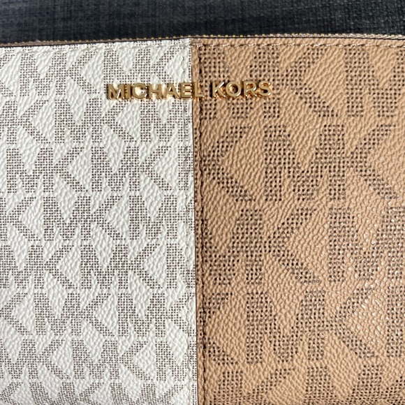 NWT MICHAEL KORS DOUBLE ZIP WRISTLET WALLET 8 IPHONE CASE - Picture 2 of 8
